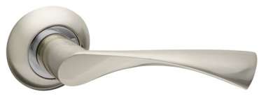 Door handles on rose 101 R02 SN/CP-3