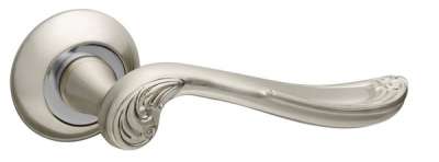 Door handles on rose 113 R02 SN/CP-3